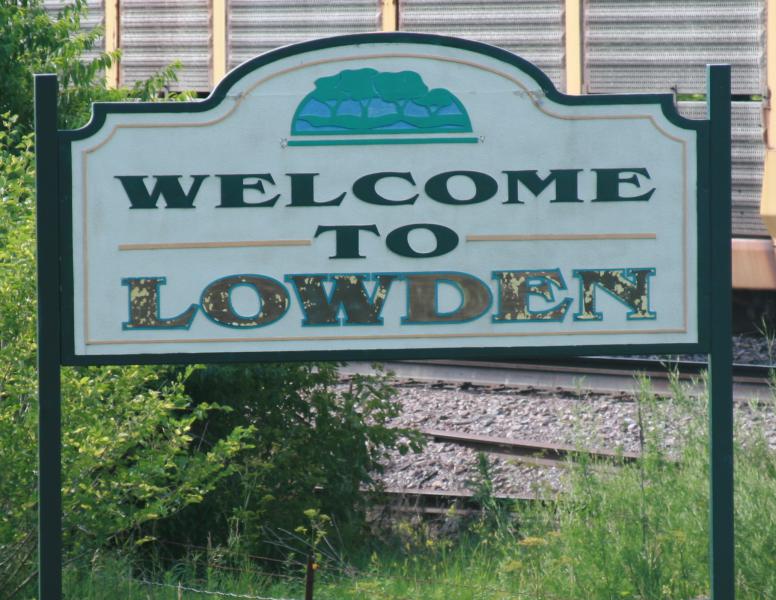  Lowden Iowa 20090712 Welcome Sign