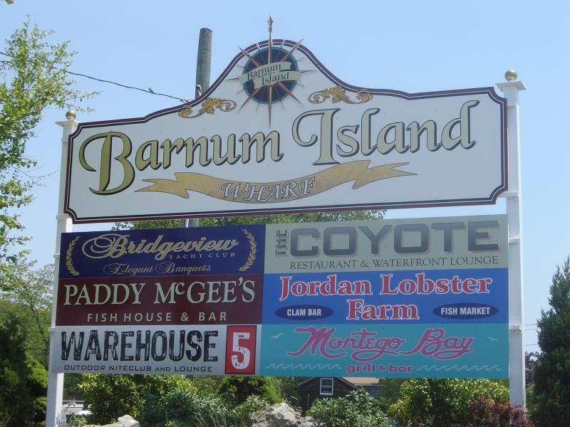  Barnum Island Sign