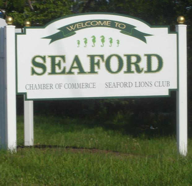  Welcome to Seaford sign