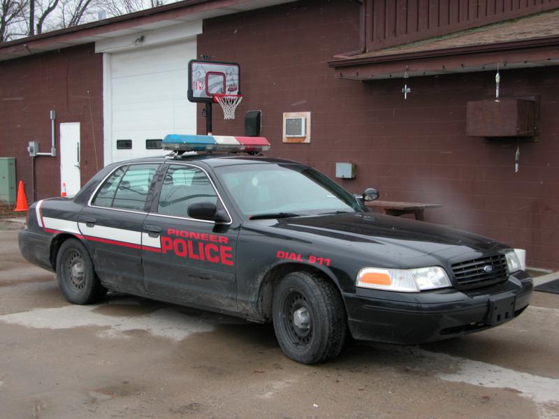 2003-11-28 Pioneer police cruiser